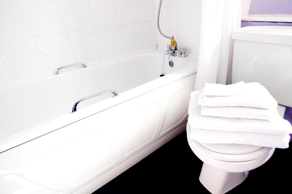 Caledonia Hotel 로시스 객실 사진